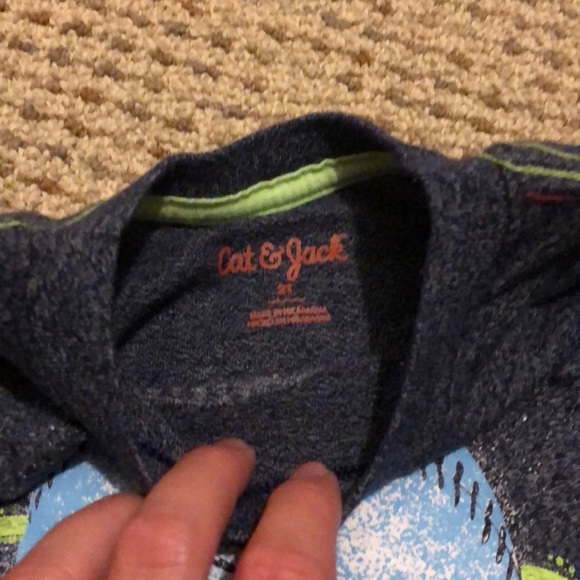 3 t-shirts toddler boys 2T in size. Mixed brands - Picture 4 of 4